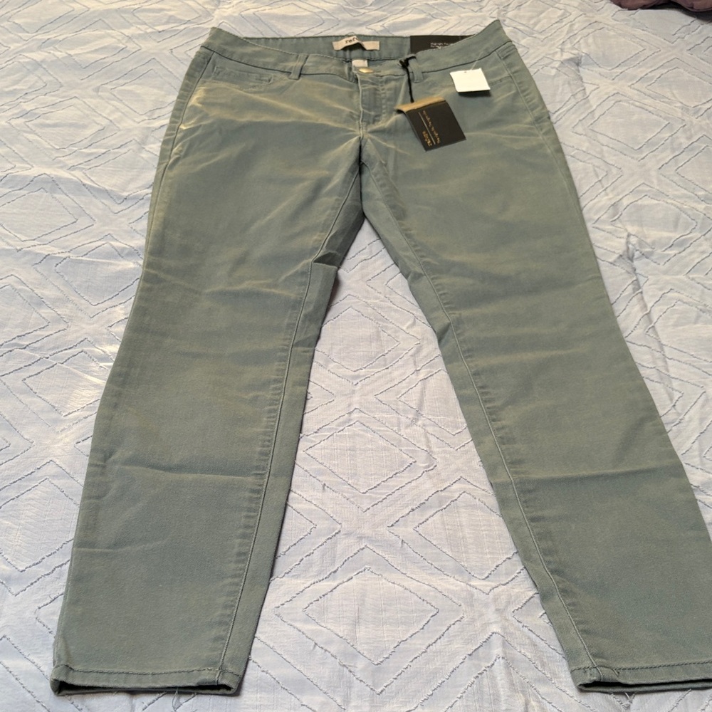 Refuge Women's Sage Straight Leg Jeans